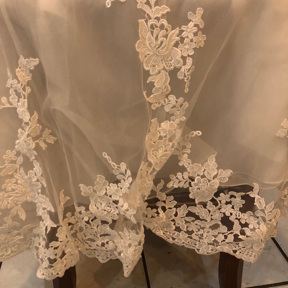 NWT Allure Romance Wedding Dress - Picture 4 of 8